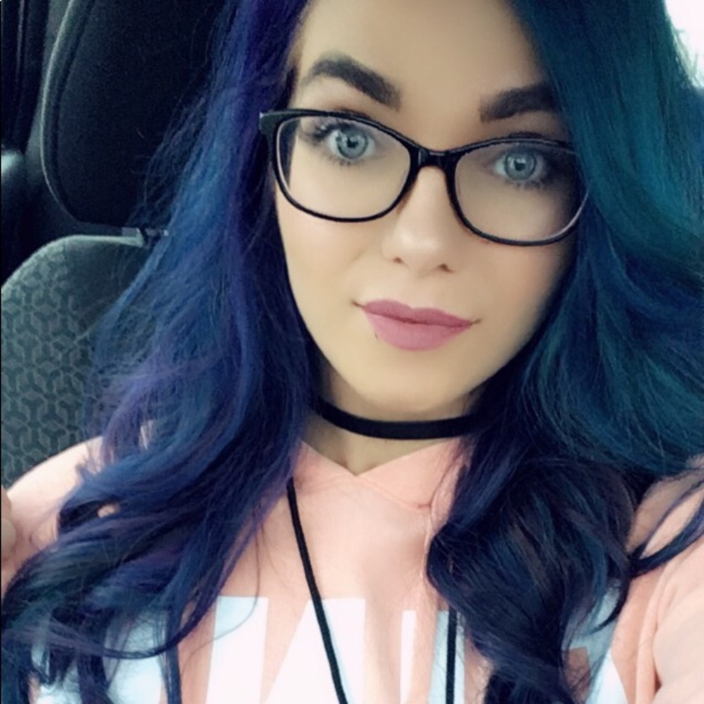 Meet your Posher, Angelique